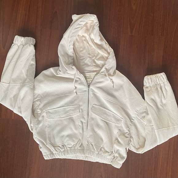 Ashley By 26 International Jacket - Picture 1 of 8